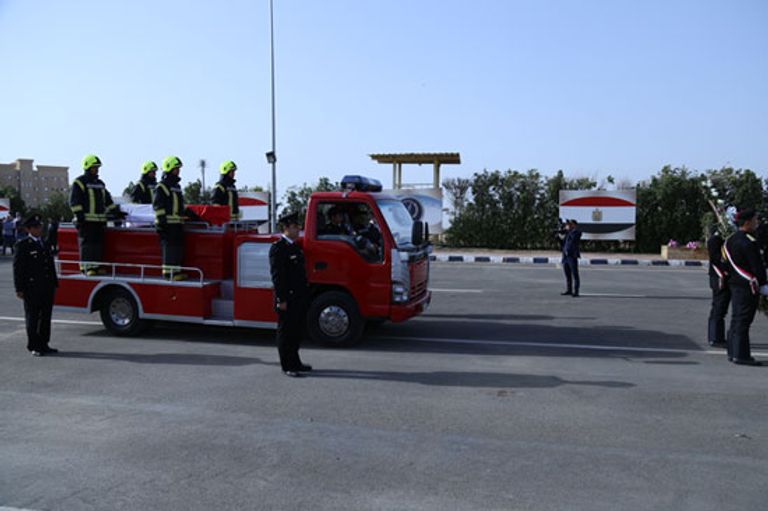 جنازة عسكرية مهيبة لشهيد الشرطة المصرية الصلاة على جثمان شهيد الشرطة المصرية النقيب ماجد عبدالرازق