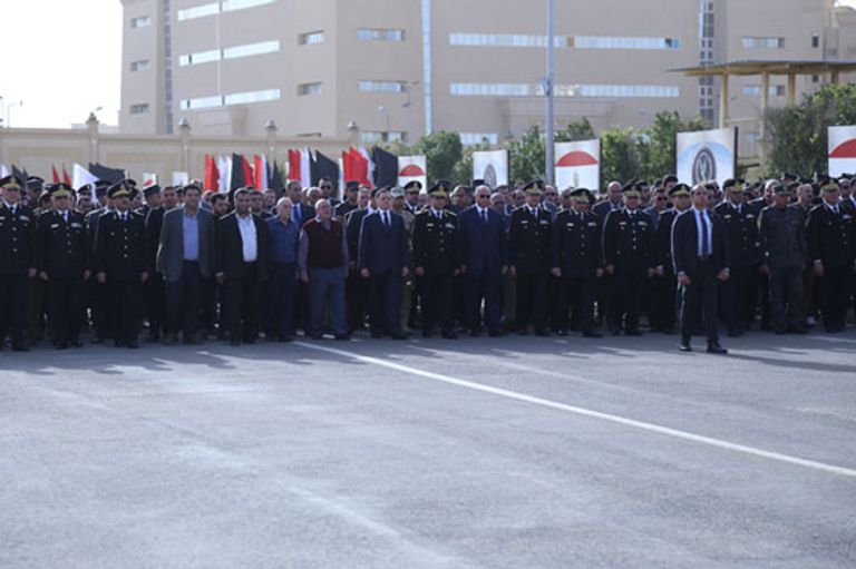 جنازة عسكرية مهيبة لشهيد الشرطة المصرية الصلاة على جثمان شهيد الشرطة المصرية النقيب ماجد عبدالرازق