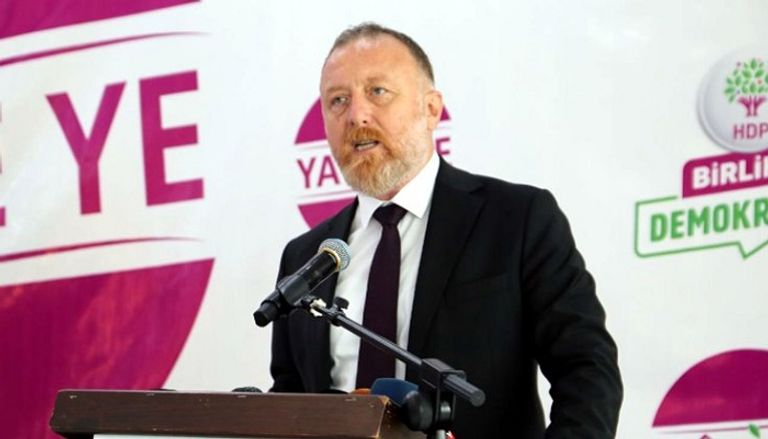 الرئيس المشترك لحزب "الشعوب الديمقراطي الكردي" سزائي تمللي أردوغان يرفض الاعتراف بالأخطاء