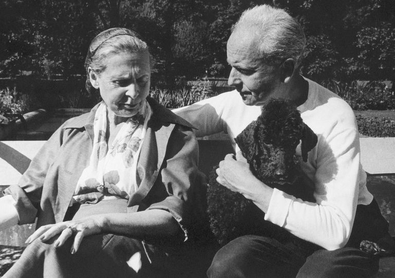 "العريش الخشبي" بمنزل الشاعر آراجون يفتح أبوابه للمبدعين من جديد