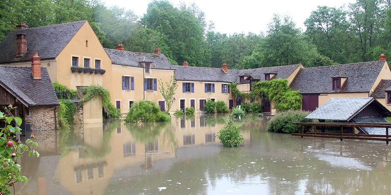 "العريش الخشبي" بمنزل الشاعر آراجون يفتح أبوابه للمبدعين من جديد