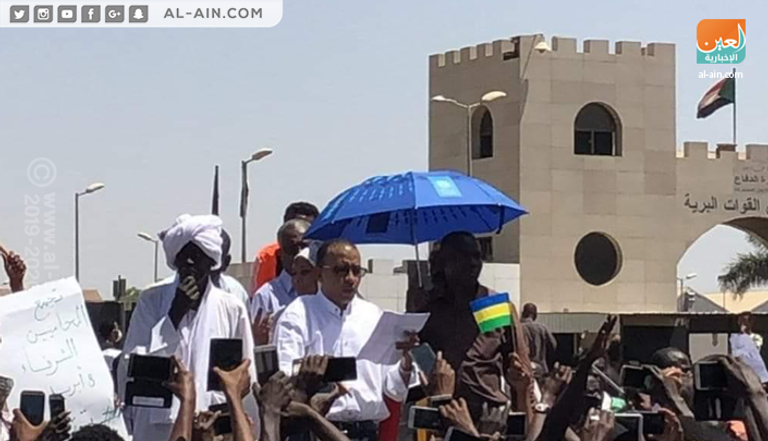 وزير الدفاع السوداني عوض محمد أحمد