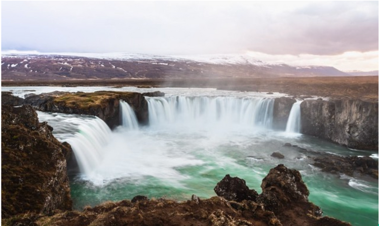 آيسلندا تمتاز بظهور الشفق القطبي لقربها من القطب الشمالي