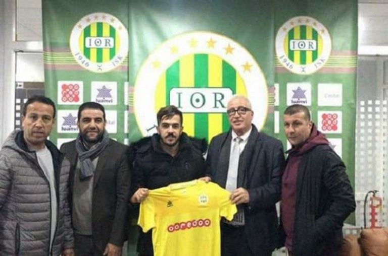 يوبا أوقاسي لاعب شبيبة القبائل إلياس بن يوسف لاعب شبيبة القبائل