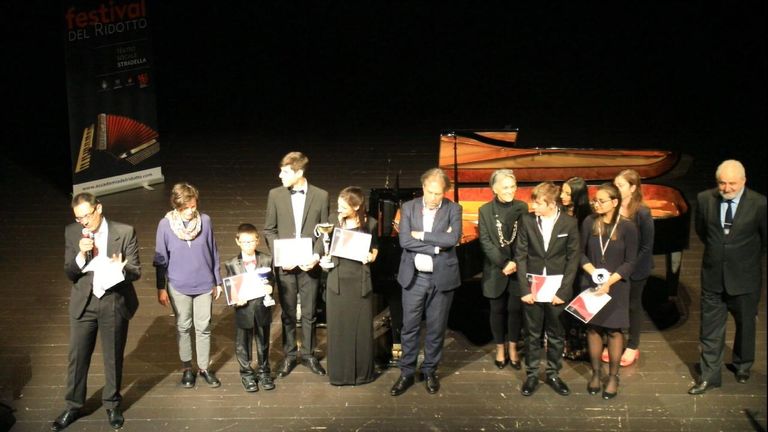 الفجيرة للفنون تحصد المركزين الأول والثالث في بطولة "استرديلا" للبيانو