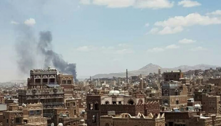 نشطاء يمنيون يوثقون انفجار سعوان الحوثي