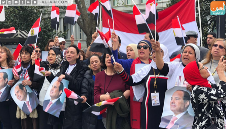 الجالية المصرية بواشنطن تقف دقيقة حدادا على ضحايا الإرهاب بسيناء