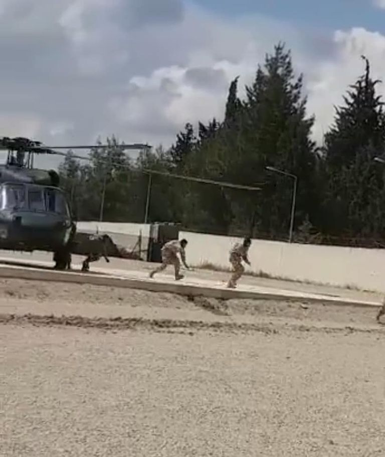 مقاتلون موالون لأنقرة يتدربون على عمليات الإنزال الجوي بطائرات تركية