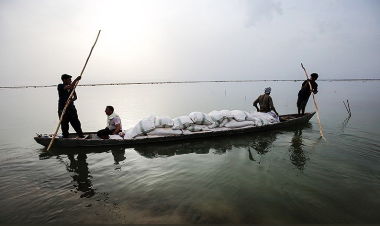 فيضانات عارمة تجتاح مناطق عدة في إيران