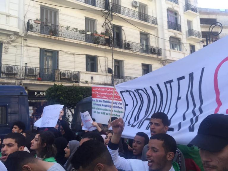 مظاهرات في الجزائر ضد تولي بن صالح رئاسة الدولة مؤقتا