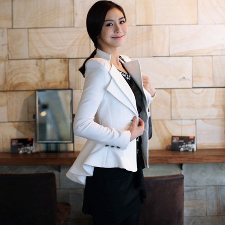 نجمات ارتدين موضة "توكسيدو"