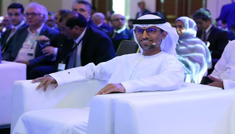 وزير الطاقة والصناعة الإماراتي يشارك في قمة "بلومبرج"
