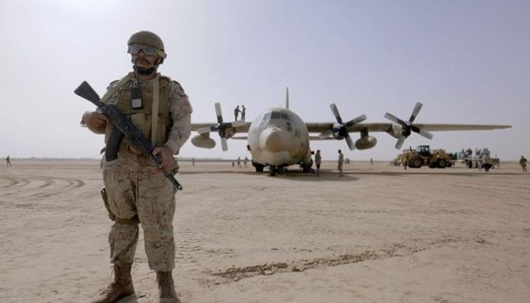 جندي تابع لقوات التحالف العربي لدعم الشرعية في اليمن