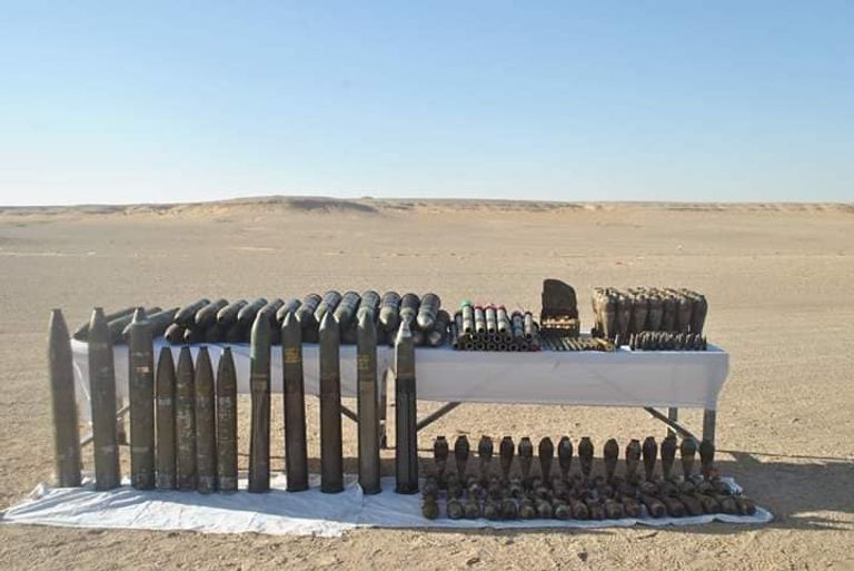 ضبط أسلحة حربية جنوب الجزائر الجيش الجزائري يضبط أسلحة على الحدود مع مالي