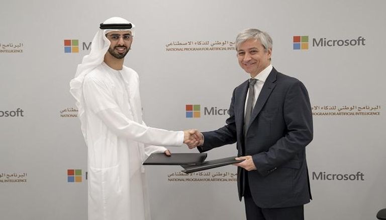  الإمارات توقع مذكرة تفاهم مع شركة مايكروسوفت لتطوير الذكاء الاصطناعي