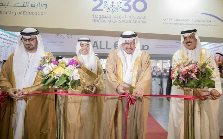 جانب من توقيع مذكرة التفاهم بين الجانبين