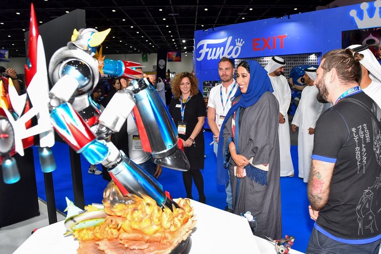 منى المري تفتتح معرض الشرق الأوسط للأفلام والقصص المصورة 