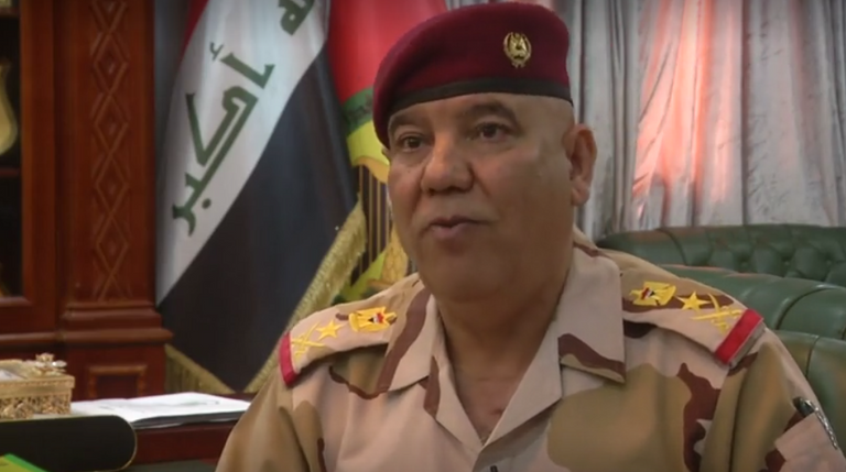 الأهالي يقيمون حفلات أعياد الميلاد لأطفالهم في أماكن عامة