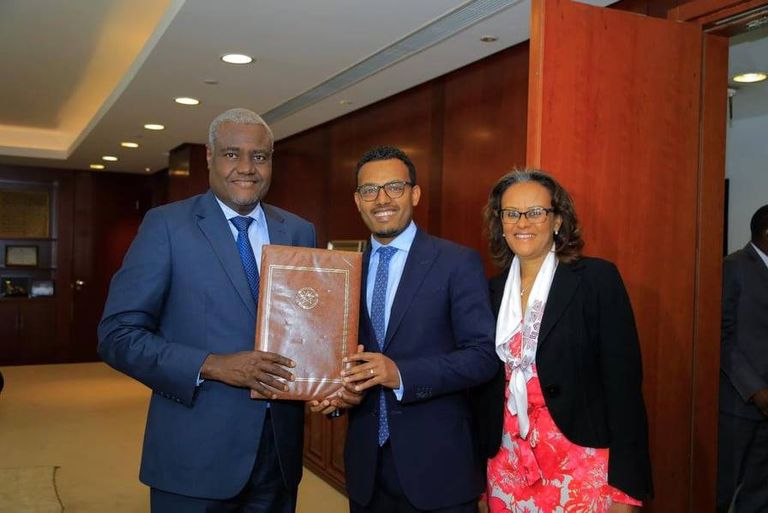 ألبرت موتشانجا مفوض التجارة والصناعة بالاتحاد الأفريقي