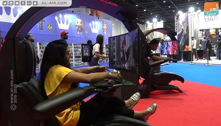 منى المري تفتتح معرض الشرق الأوسط للأفلام والقصص المصورة 