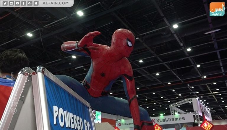 منى المري تفتتح معرض الشرق الأوسط للأفلام والقصص المصورة 