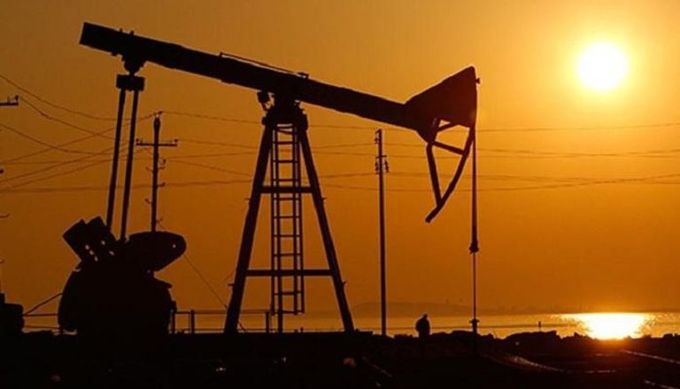 أسعار النفط ترتفع بدعم من تخفيضات أوبك