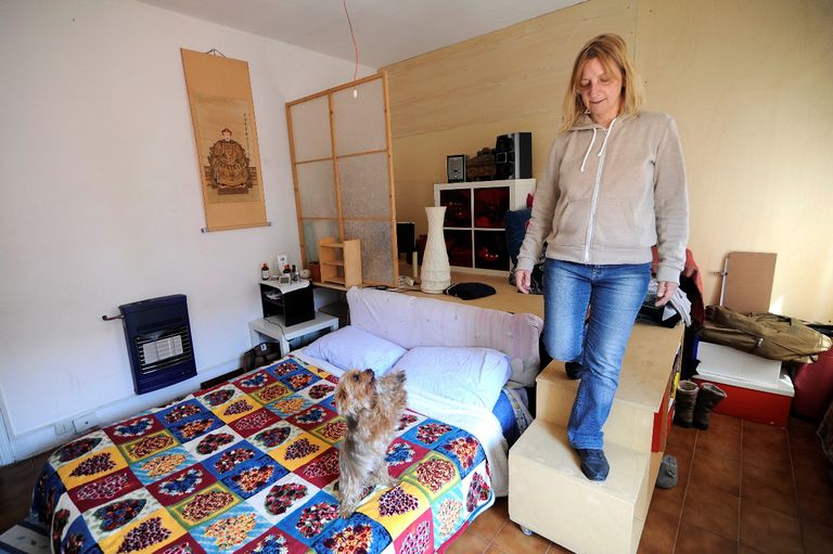 السكان يستولون على منازل خالية بالبندقية احتجاجا على ارتفاع الإيجارات