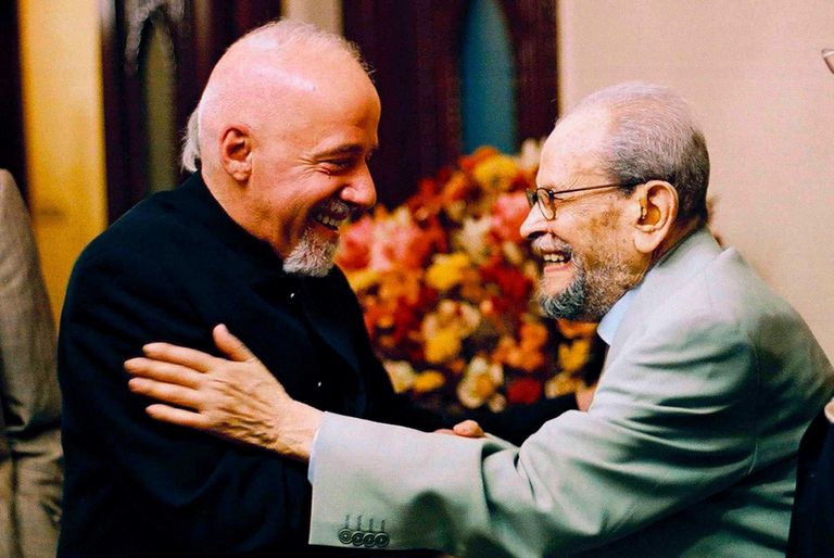 الأديب المصري الراحل نجيب محفوظ