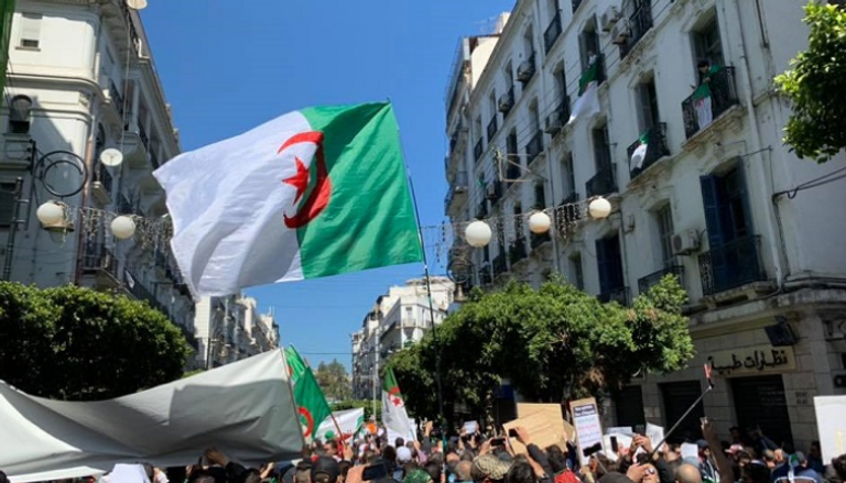 مظاهرات في الجزائر مطالبة بتغيير كل نظام بوتفليقة