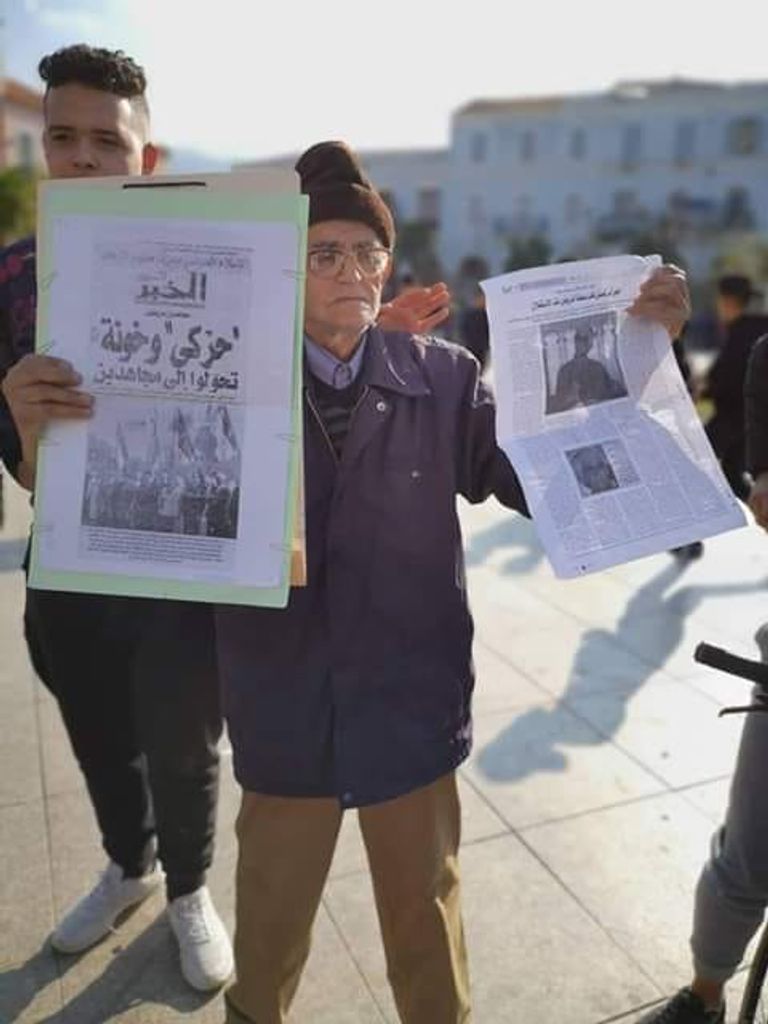 مظاهرات في الجزائر مطالبة بالتغيير الجذري مظاهرات في الجزائر مطالبة بتغيير كل نظام بوتفليقة