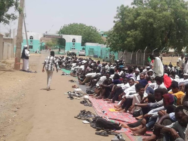 جانب من اعتصامات السودانيين 