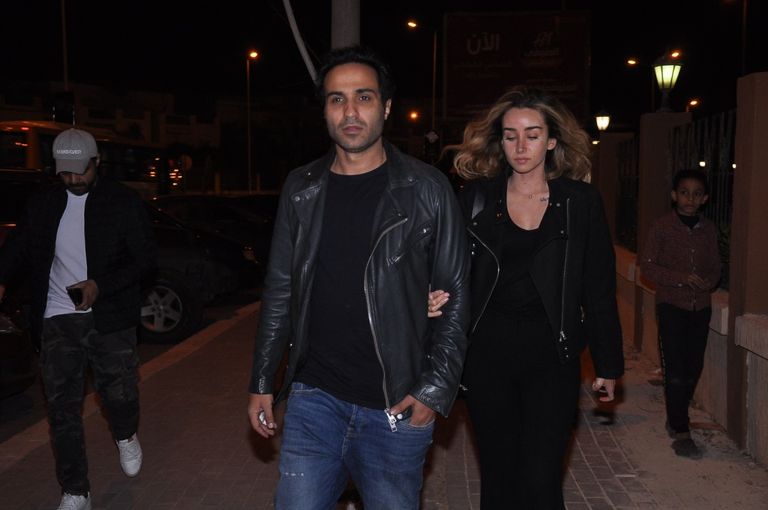 محمد هنيدي في عزاء الفنان محمود الجندي