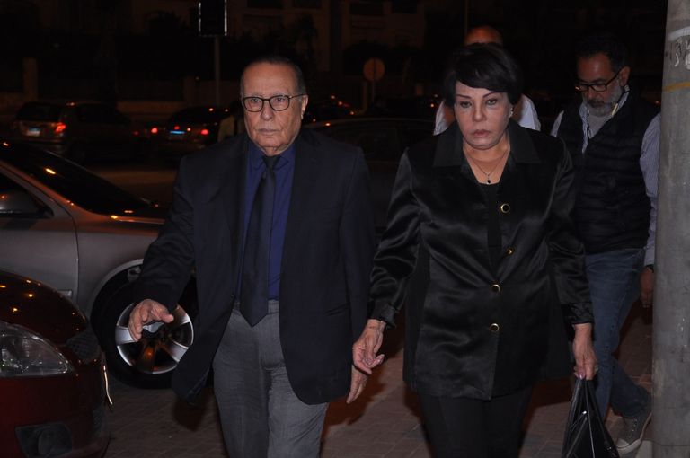 محمد هنيدي في عزاء الفنان محمود الجندي