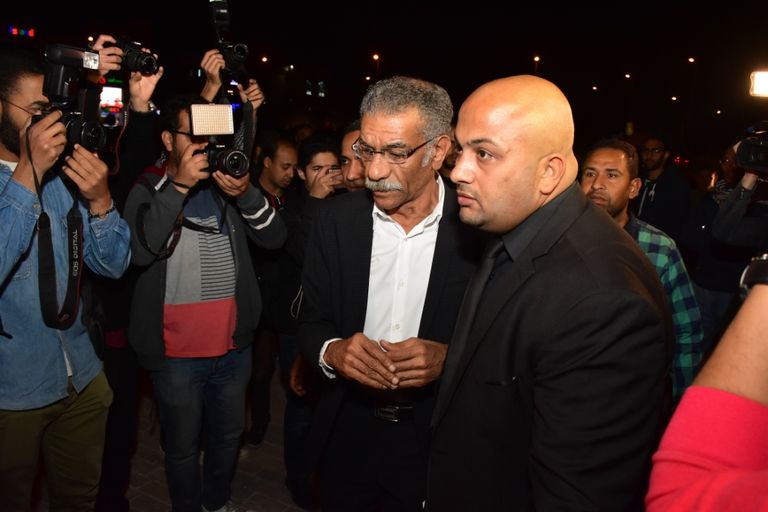 محمد هنيدي في عزاء الفنان محمود الجندي