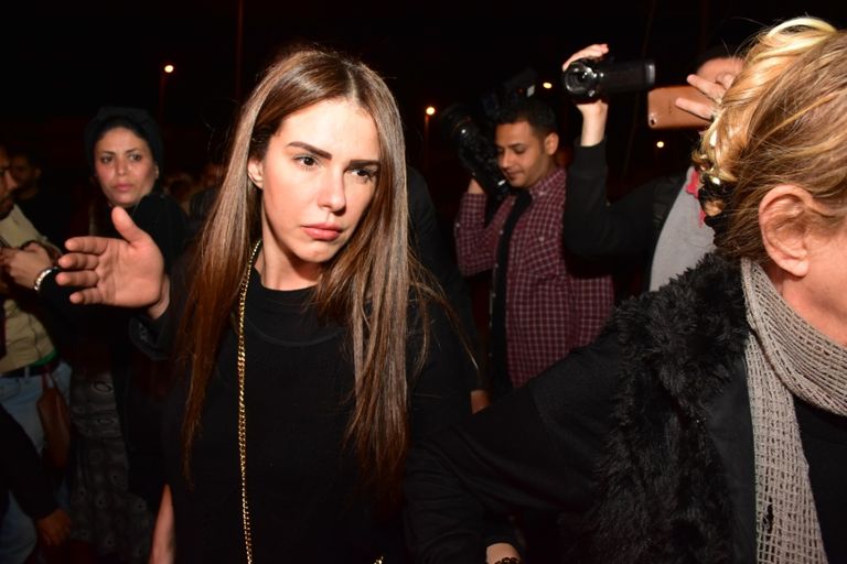 محمد هنيدي في عزاء الفنان محمود الجندي