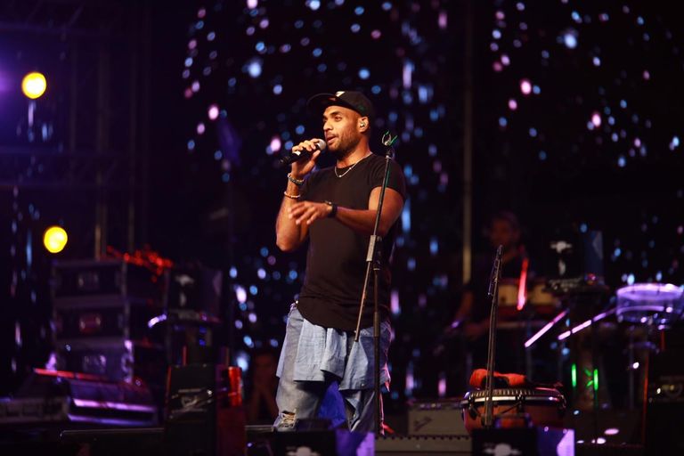 الحفل شهد تفاعلا كبيرا بين الجمهور ومنير