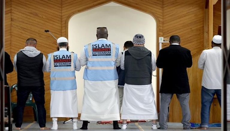 مسلمو نيوزيلندا يخشون العودة لصلاة الجمعة بعد شهر على المجزرة