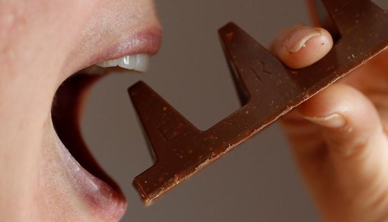  الشوكولاتة الداكنة قد تساعد على خفض ضغط الدم