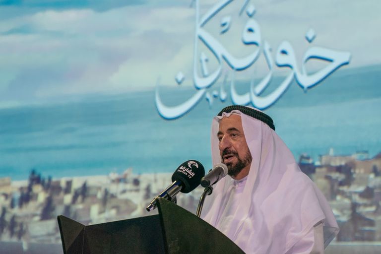 سلطان القاسمي بحضور سعود القاسمي يعلن عن مشاريع حيوية في خورفكان