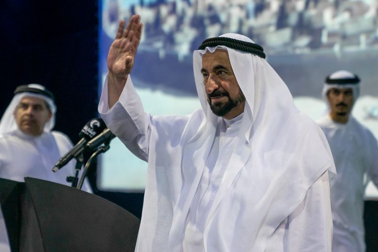 سلطان القاسمي بحضور سعود القاسمي يعلن عن مشاريع حيوية في خورفكان