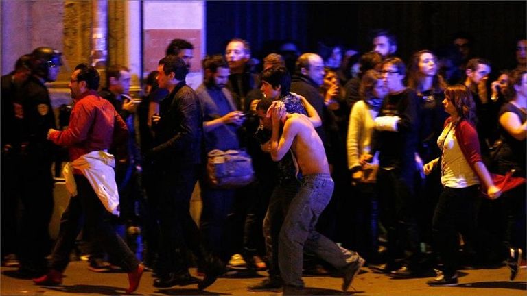 هجـمات باريس 2015 مـشهد من مذبحة باريس 2015