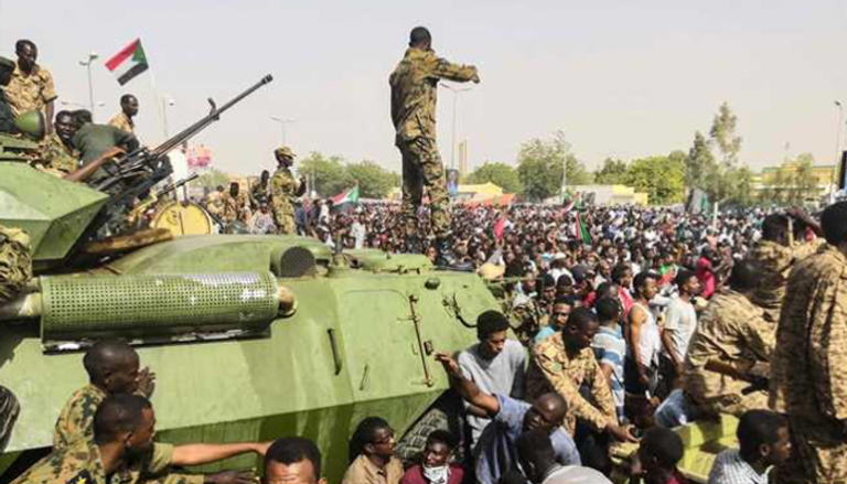 قوات من الجيش السوداني داخل ساحة الاعتصام- أرشيفية