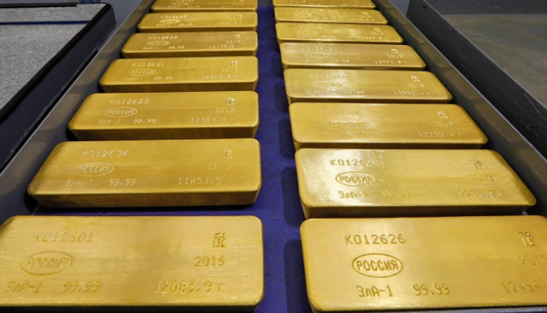 الذهب ينزل لأدنى مستوى فيما يزيد عن أسبوع