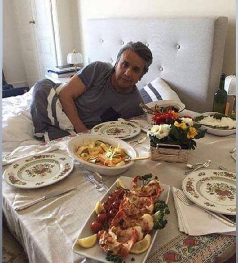 الصورة التي تم تسريبها لرئيس الإكوادور جوليان أسانج، مؤسس موقع