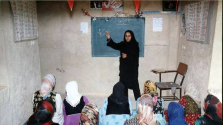 إحدى مدارس إيران إحدى المدارس في إيران - صورة أرشيفية