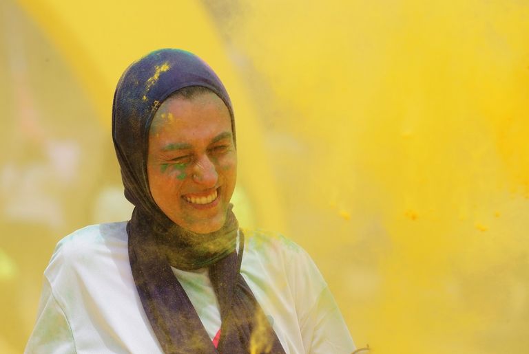 أجواء مبهجة في سباق الألوان العالمي بمصر