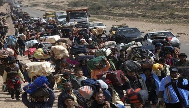 نزوح مئات الليبيين من طرابلس جراء المعارك الدائرة هناك