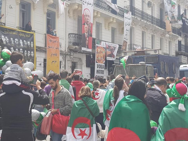 مطالب برحيل الباءات الثلاث في الجزائر انتخابات الجزائر المنتظرة تختلف عن سابقاتها