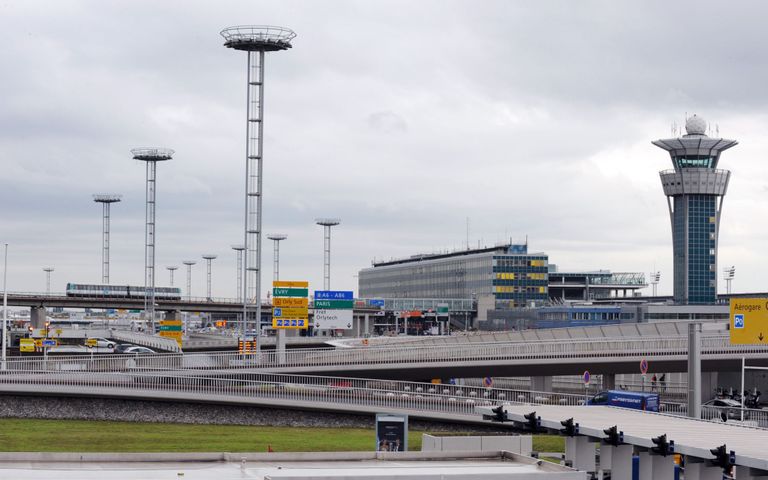 الرئيس الفرنسي إيمانويل ماكرون وأمير قطر تميم بن حمد- أرشيفية