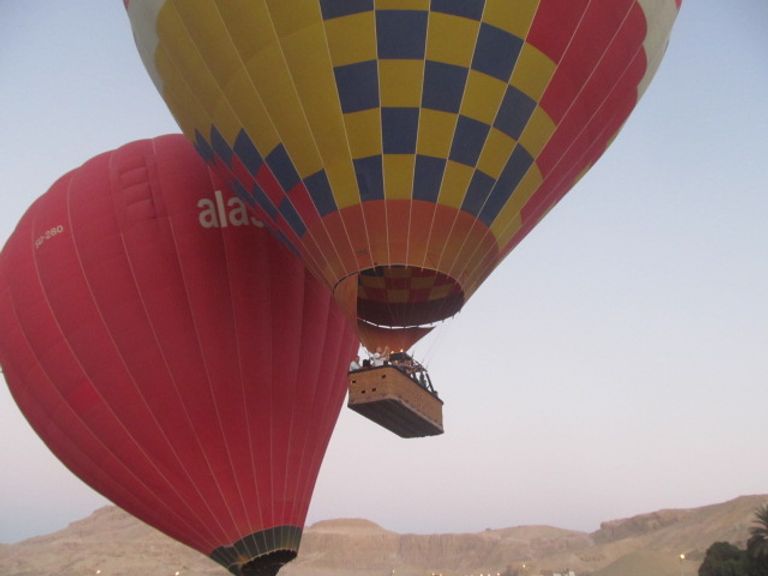رحلات أسطورية بالبالون الطائر بالأقصر